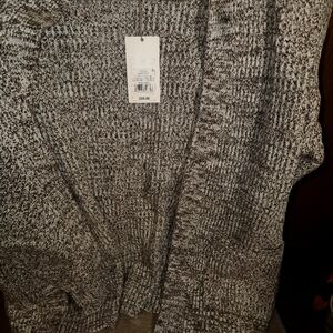 NWT CARDIGAN